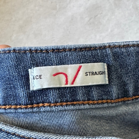 Vigoss Ace Straight Leg Women’s Jeans Size 30 Distressed - Picture 2 of 13